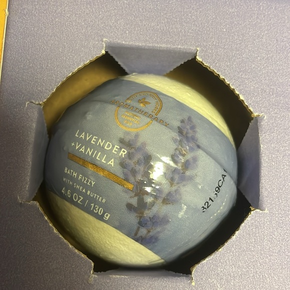 Rest + Renew Bath and Body Works Spa Set - Picture 4 of 7